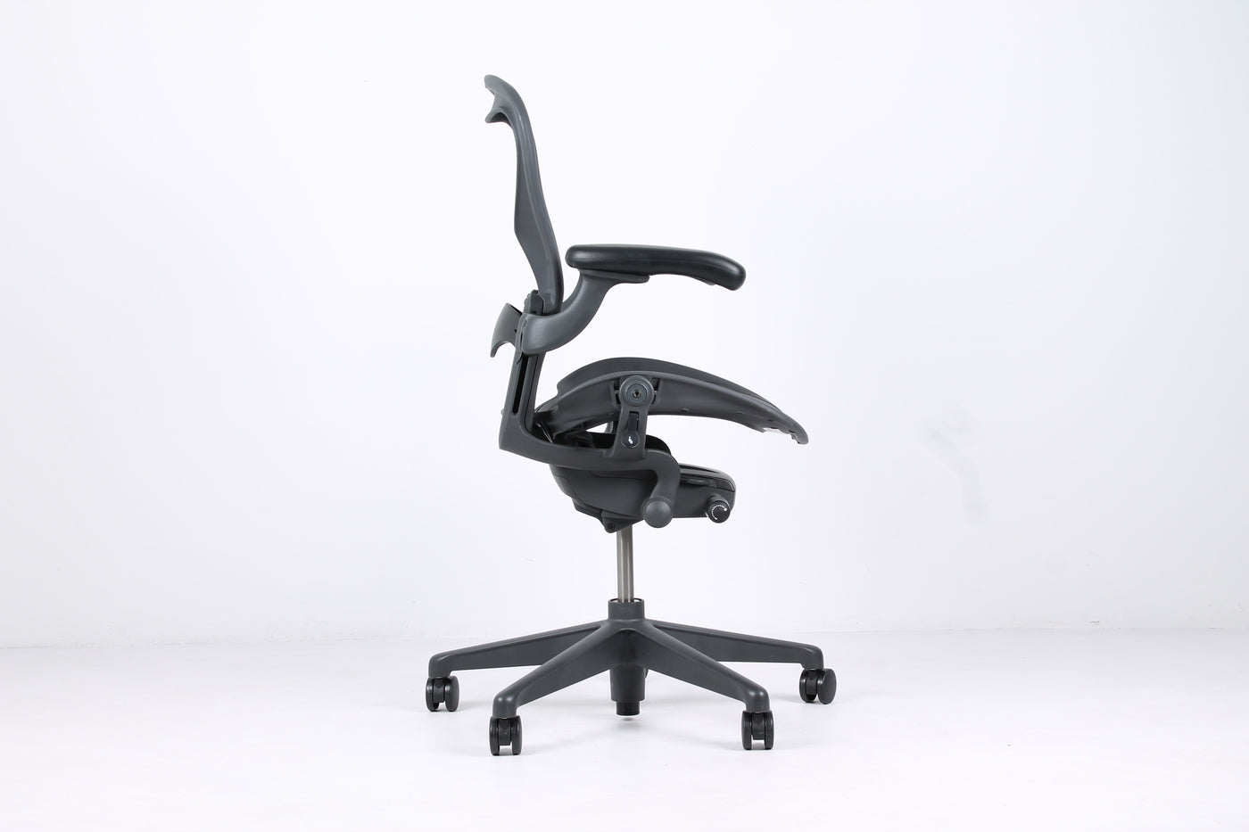 Herman Miller Aeron Remastered Lumbar Office Chair - Size B - FULLY LOADED - HM Chairs