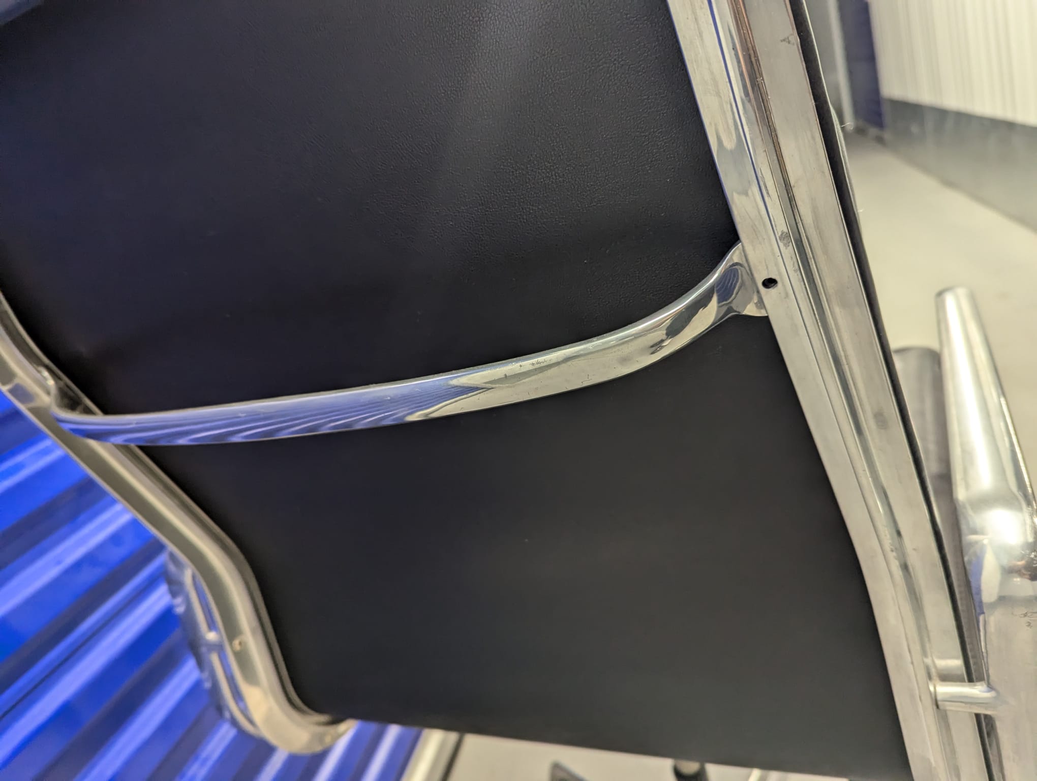 Genuine Eames ICF EA219 Soft Pad High Back Aluminium Leather Chair RRP £4113 - HM Chairs