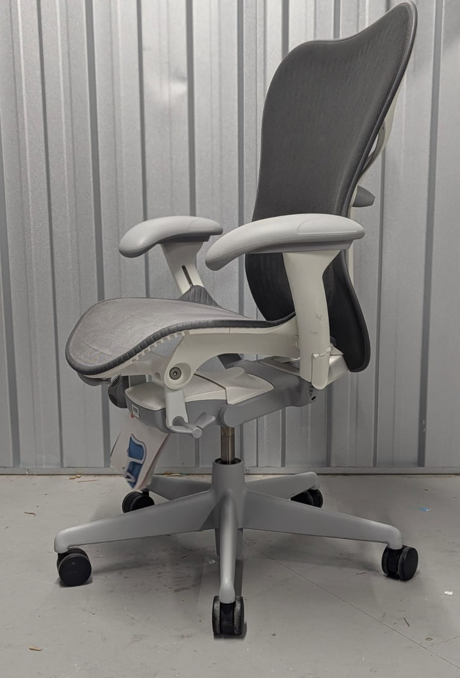Herman Miller Mirra 2 White/Grey Office Chair - FULLY LOADED - Butterfly - HM Chairs