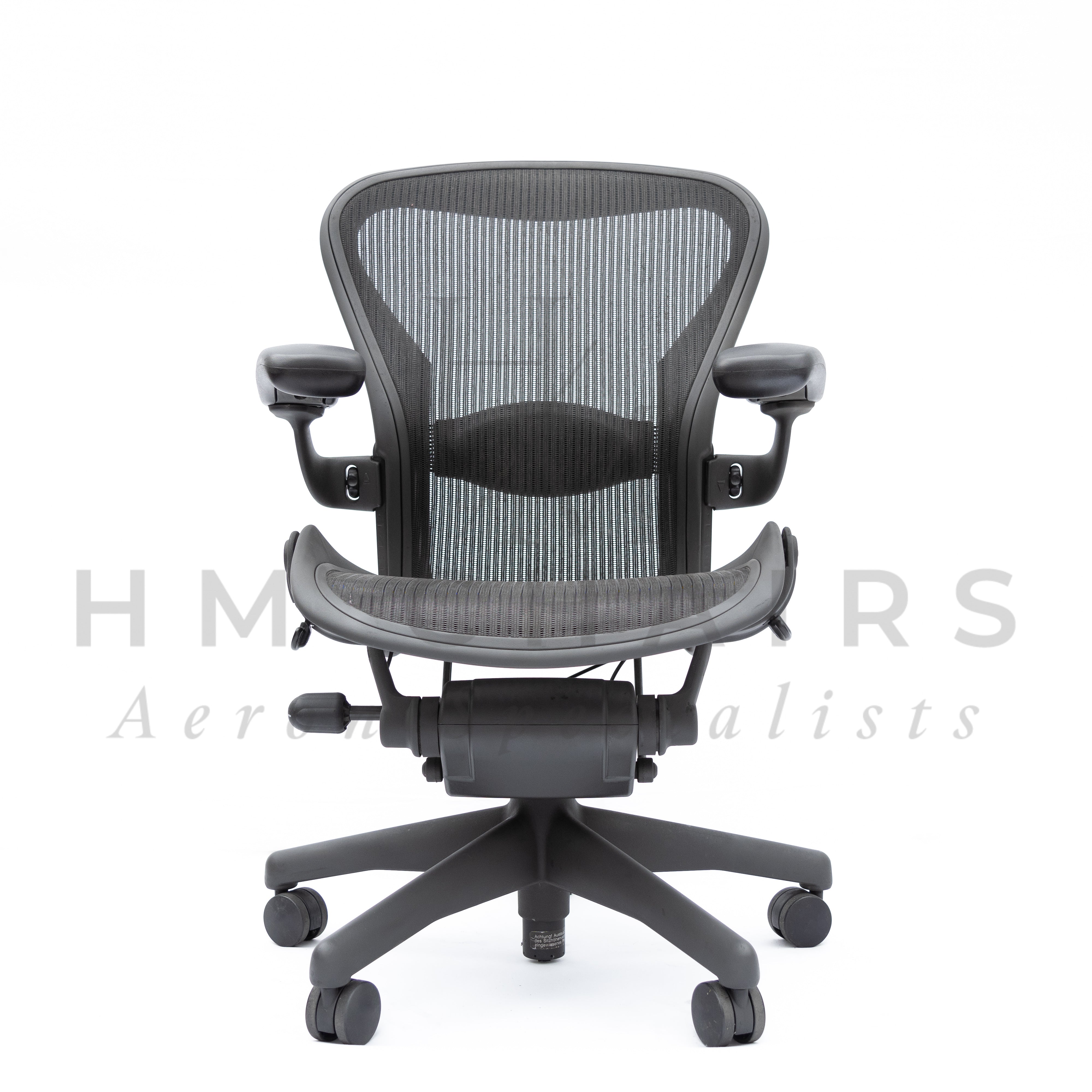 HermanMillerAeronLumbar-RollerArms-Graphite-FrontView-WM