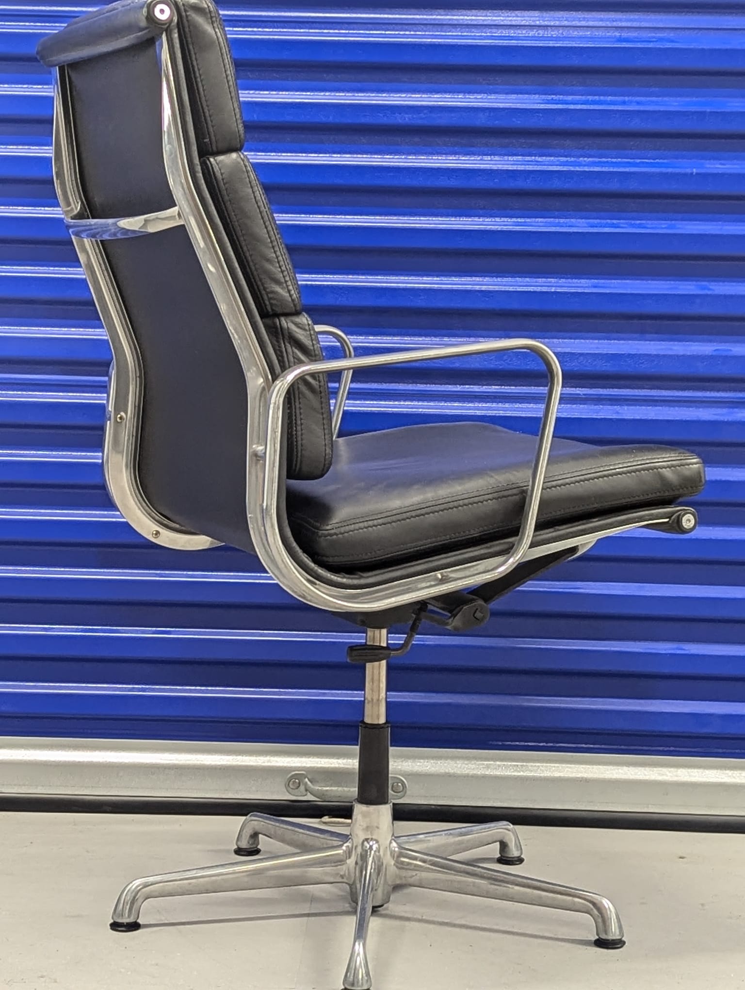 Genuine Eames ICF EA219 Soft Pad High Back Aluminium Leather Chair RRP £4113