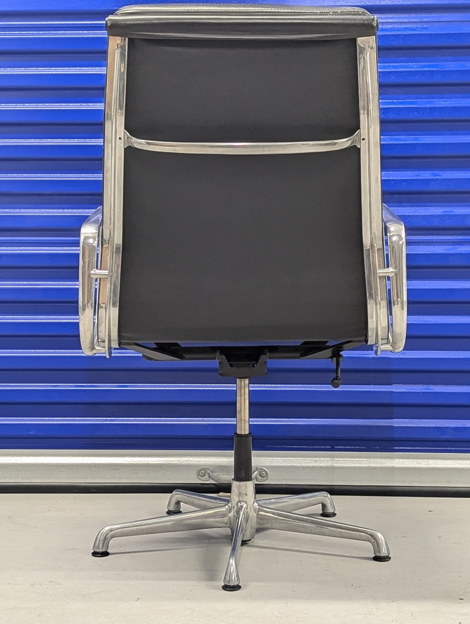 Genuine Eames ICF EA219 Soft Pad High Back Aluminium Leather Chair RRP £4113