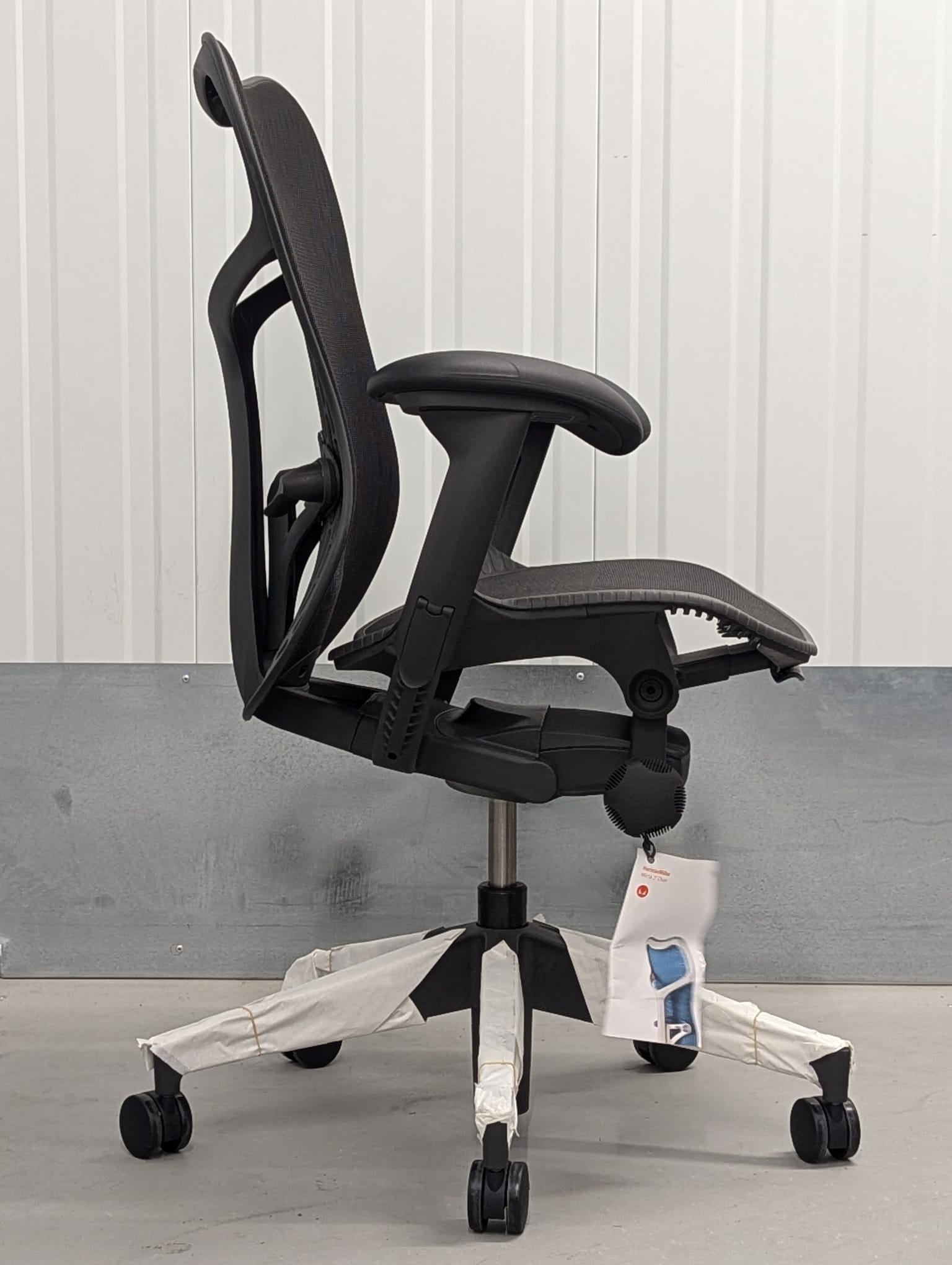 Herman Miller Mirra 2 Fully Loaded Office Chair with Butterfly Back Support - Graphite/Black BRAND NEW