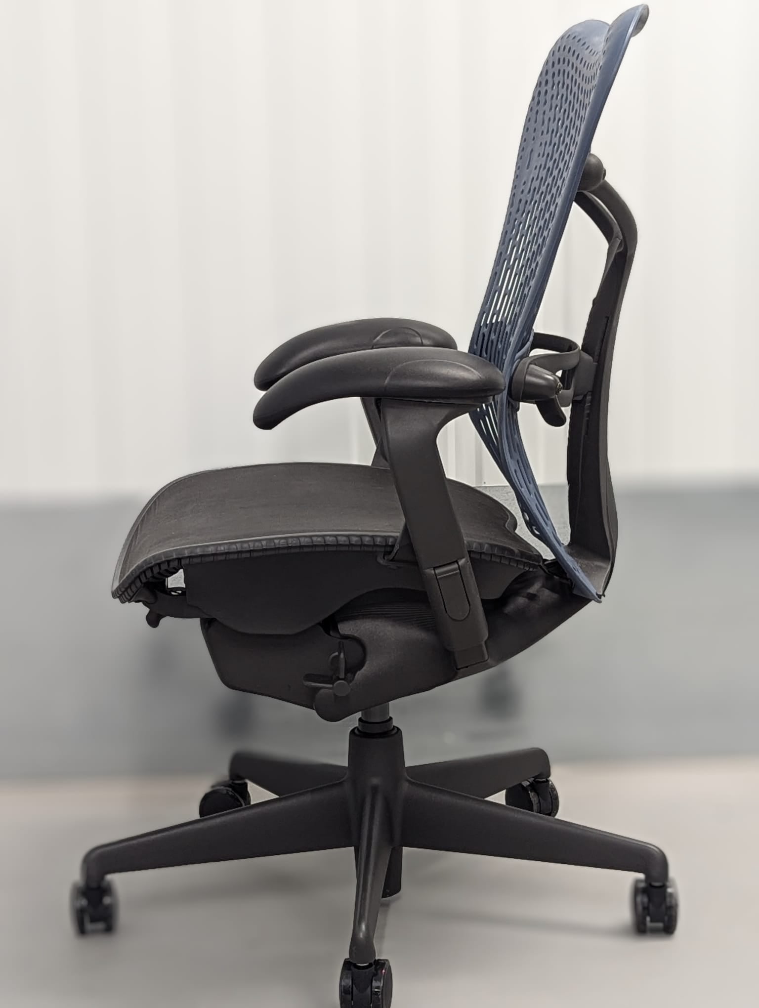 Herman Miller Mirra Fully Loaded Office Chair with Lumbar Support Blue/Graphite